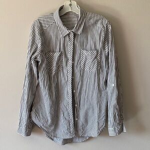 Women’s Striped Button-Up Shirt - Light gray & White